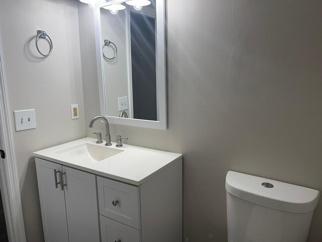 Building Photo - 3485 Kingswood Run
