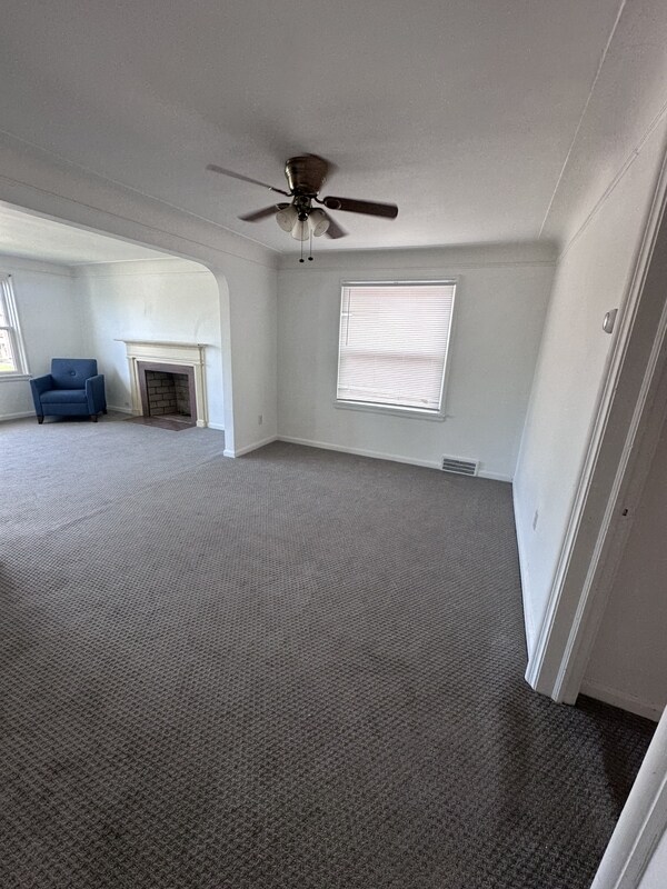 Foto del edificio - 13510 Cedar Rd