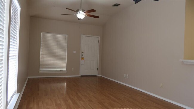 Foto del edificio - 8712 Weiser Dr