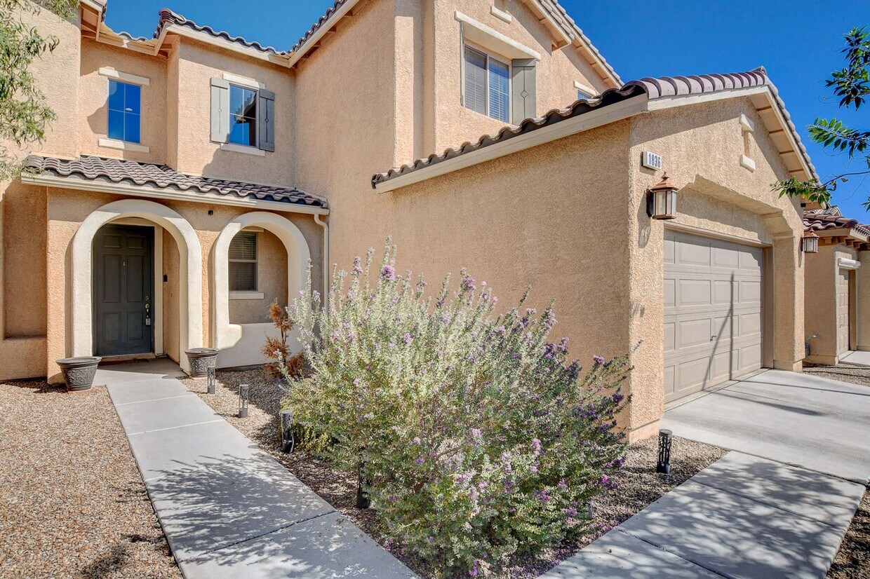 Primary Photo - 5 Bedroom in Eldorado Neighborhood of Nort...
