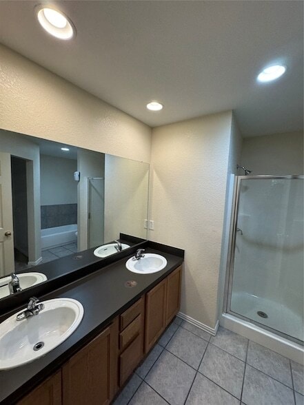 Building Photo - 3308 Light Pointe Dr