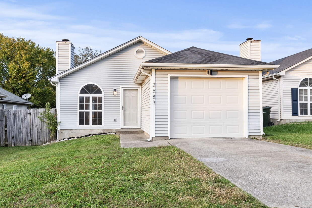 Foto principal - 2583 Woodhill Dr