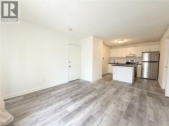 Photo du bâtiment - 120 Charles St