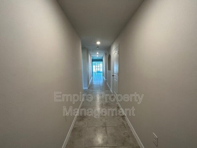 Building Photo - 1512 NW 31st Ave
