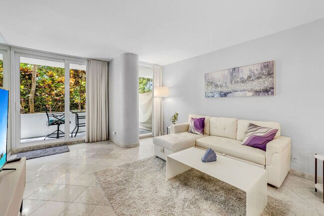 Foto del edificio - 1717 N Bayshore Dr