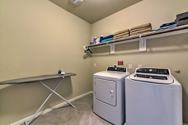 Foto del edificio - 3322 Harvest Meadow Ln