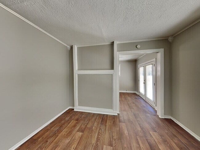 Building Photo - One Month Free!  Charming 3 Bedroom locate...