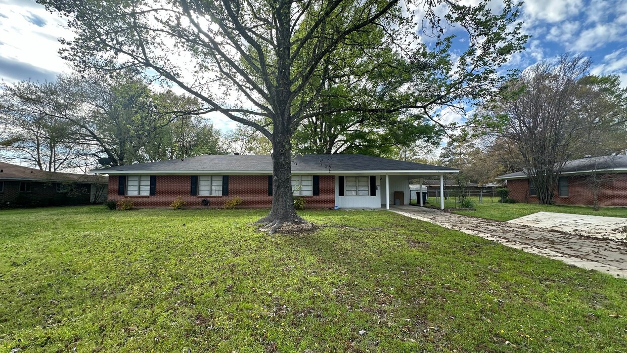 Foto principal - Beautiful Chic Remodeled West Monroe Home!