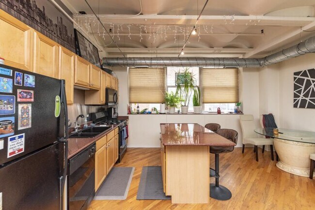 Building Photo - 2 bedroom in Chicago IL 60607