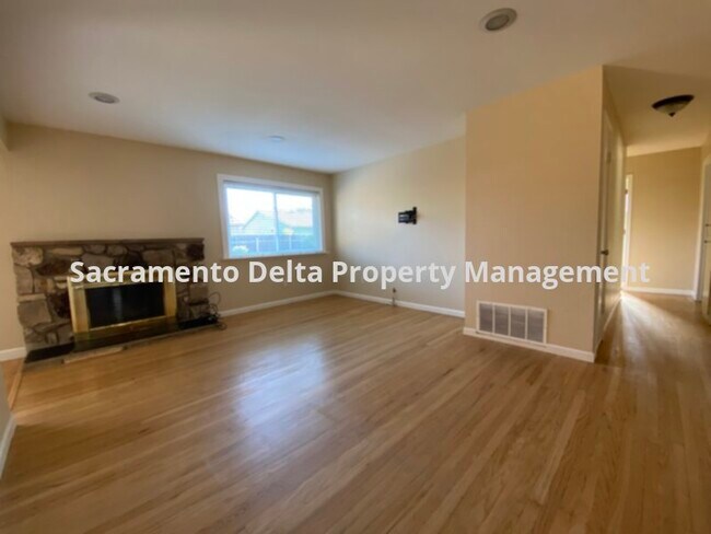 Building Photo - 2825 Conway Ct