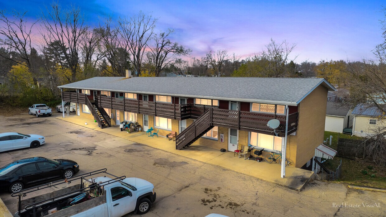 2088 W Galena Ave, Freeport, IL 61032 Apartments 2088 W Galena Ave