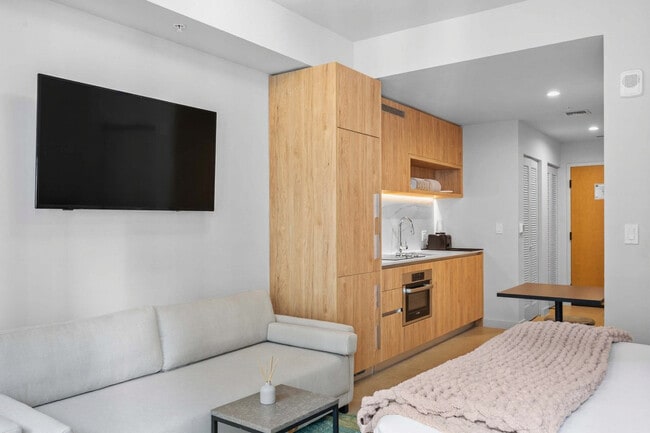 Building Photo - 11 NE 6th St