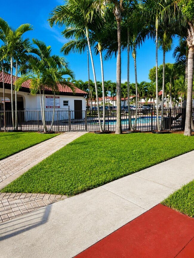 Foto del edificio - 550 NW 82nd Ct