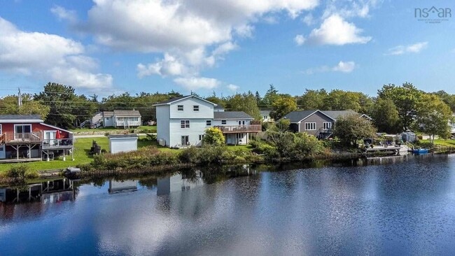Photo du bâtiment - 853 Herring Cove Rd