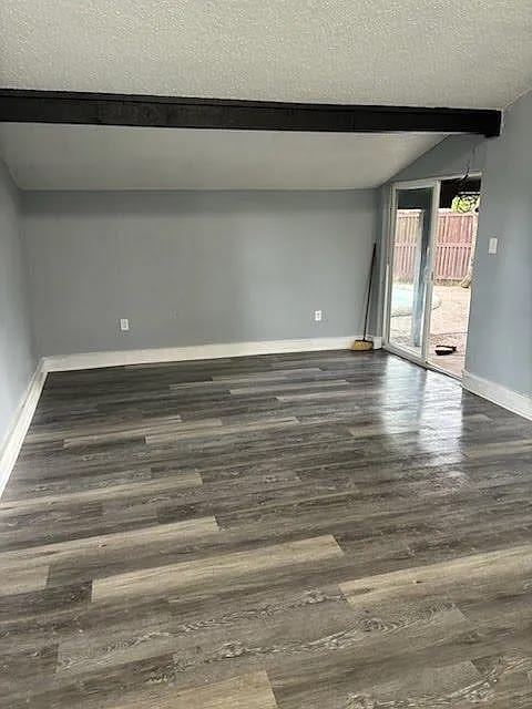 Foto del edificio - 228 Elmwood Dr