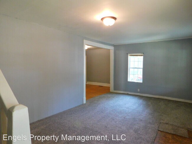 Building Photo - 3 br, 1 bath House - 320 Race St.