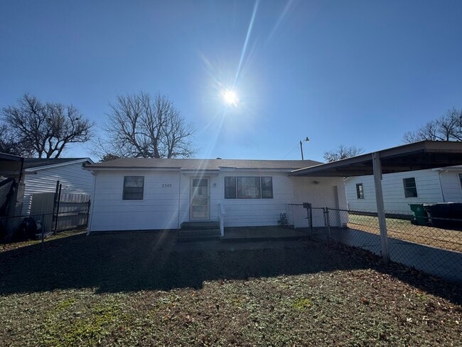 Building Photo - 3340 SW 23rd St