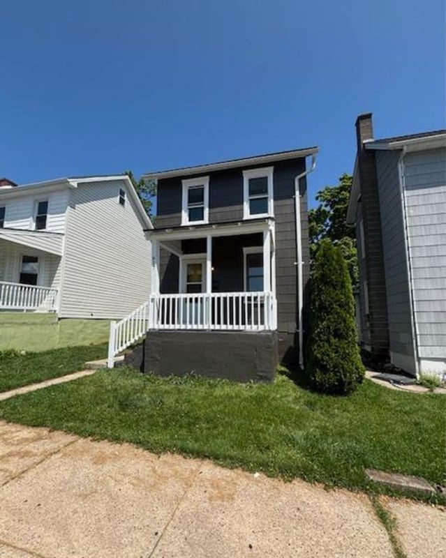 Foto principal - 617 E Chestnut St