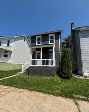 Building Photo - 617 E Chestnut St