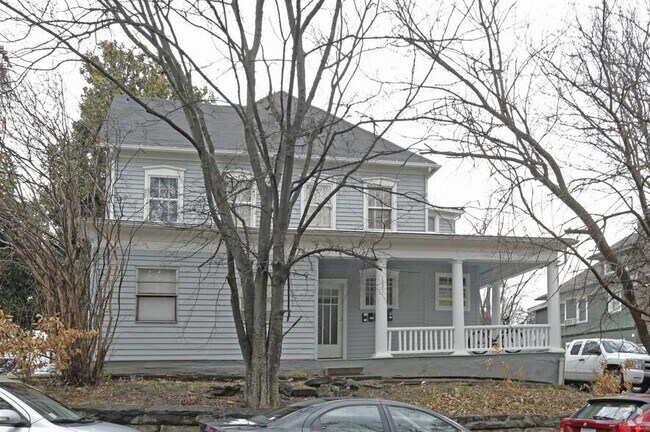 Building Photo - 1221 White Ave