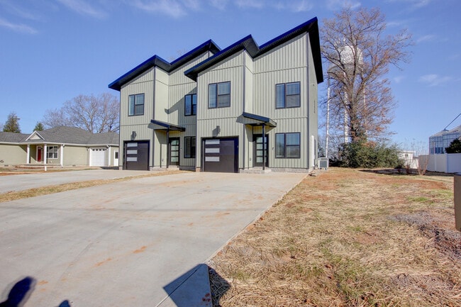 Foto del edificio - 102 Rosenwald St