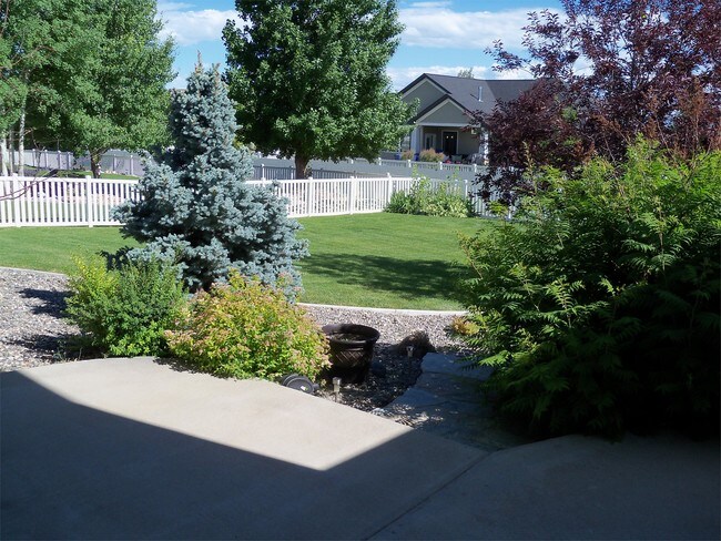 Building Photo - 6118 Ironwood Dr