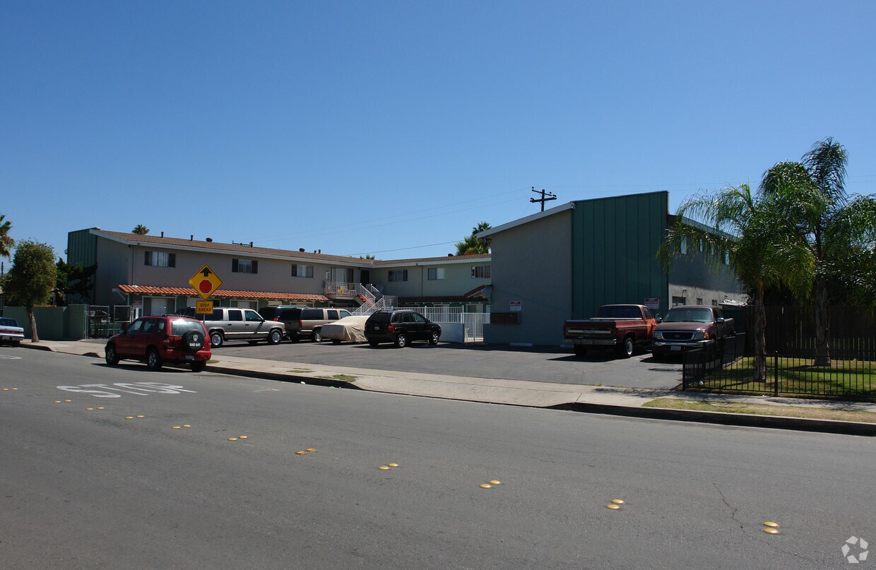 Primary Photo - 1147 E Lexington Ave