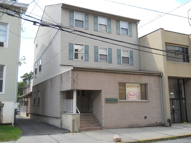 Foto del edificio - 94 Bayard St