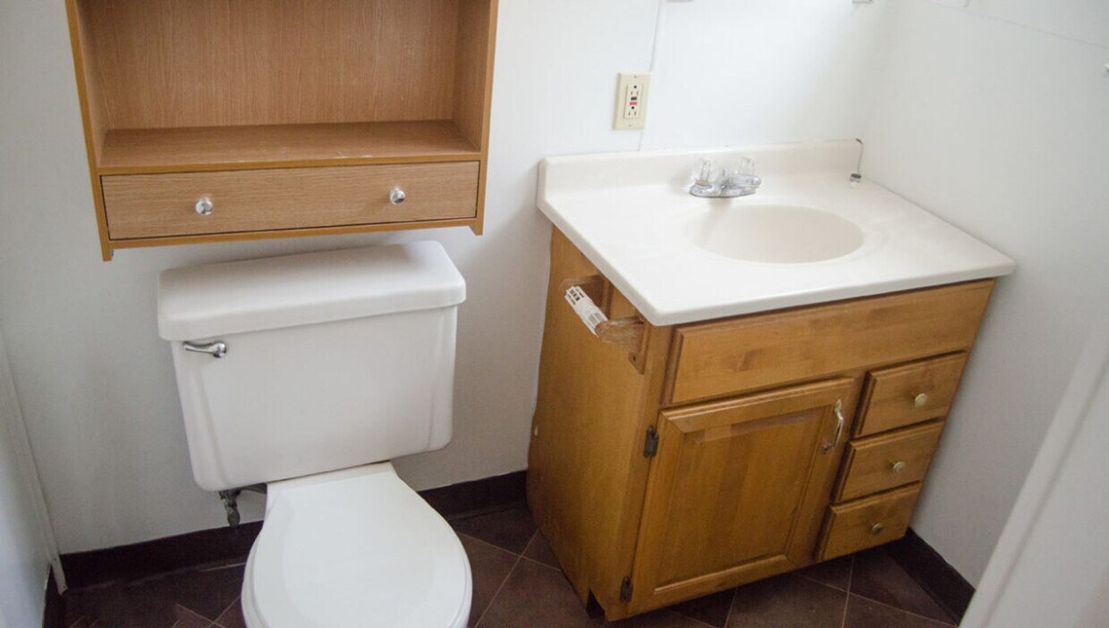 Primary Photo - 3 Bedroom / 1 Bathroom Available August 2024