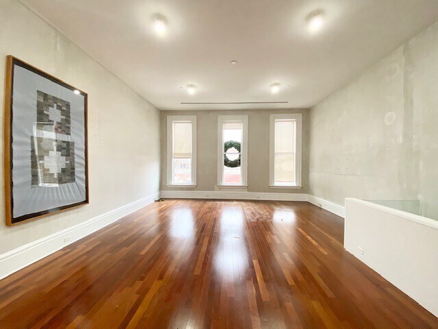 Foto del edificio - 520 1/2 E Grand Ave