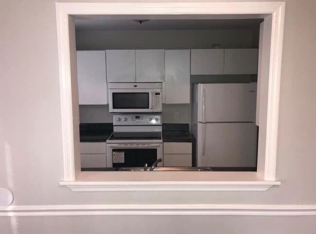 Building Photo - Nice and large 2 BR, 2.5 bath townhouse in Antioch, TN