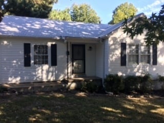 Primary Photo - 2bed/1bath House NEW PAINT!