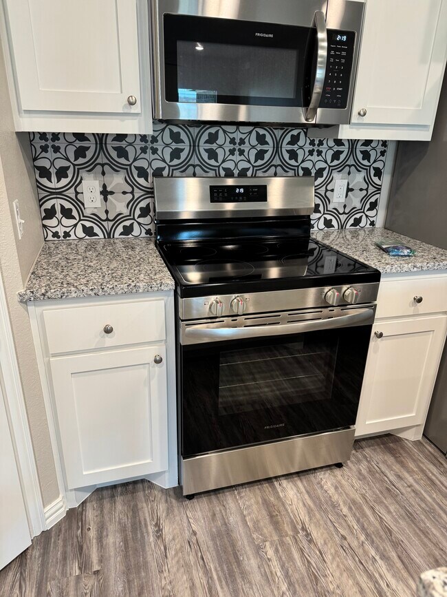 Cocina - 3609 Gallant Fox Ave