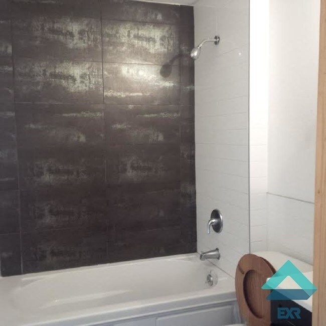 Foto del edificio - 600 Saint Marks Ave