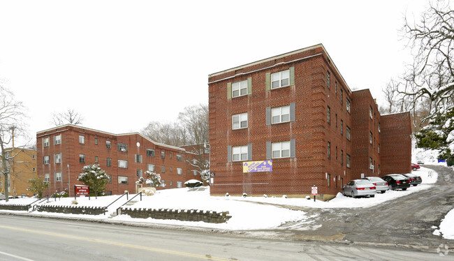 Building Photo - Fifth Avenue Gardens