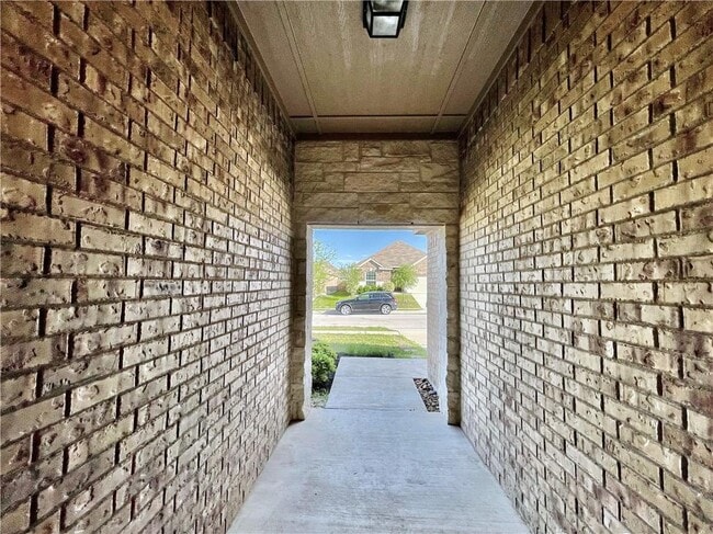 Building Photo - 19616 Smith Gin St