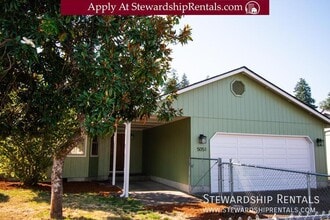 Building Photo - 5051 Forsythia St