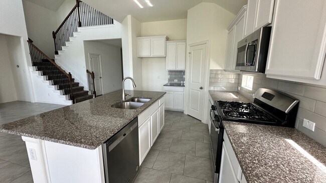 Building Photo - 116 Krupp Ave