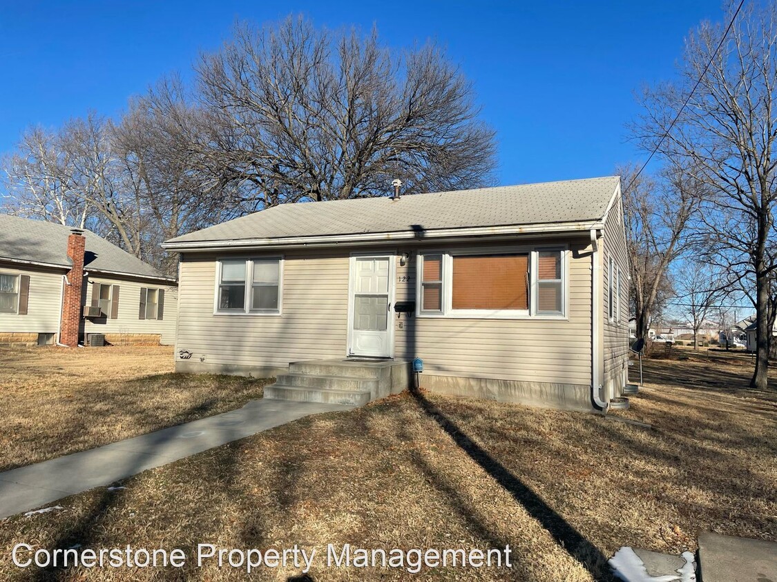 Primary Photo - 3 br, 1 bath House - 122 E Elm St