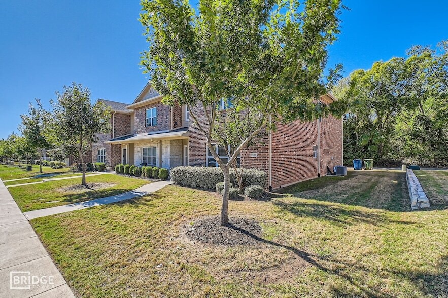 Foto principal - 1412 Lakecrest Ln