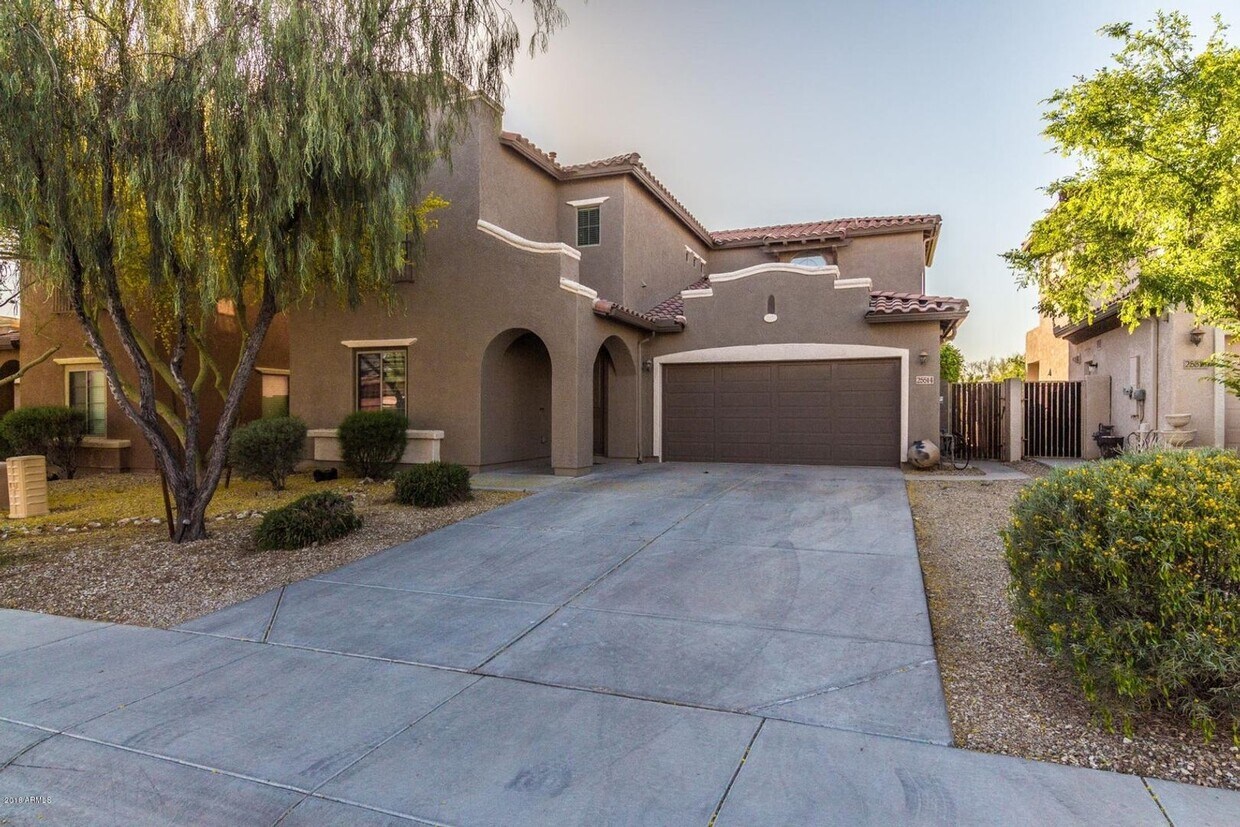 Primary Photo - Gorgeous 5 Bedroom 3.5 Bath Stetson Valley...