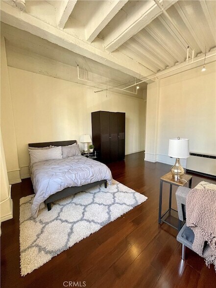 Foto del edificio - 312 W 5th St