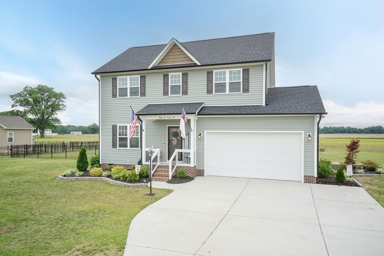 Primary Photo - Three Bedroom Home!