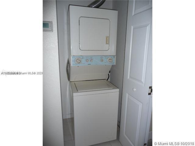 Building Photo - 8100 Geneva Ct