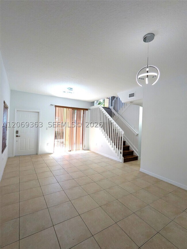 Foto del edificio - 10645 SW 8th St