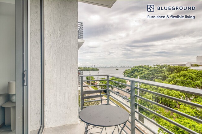 Foto del edificio - 6445 NE 7th Ave