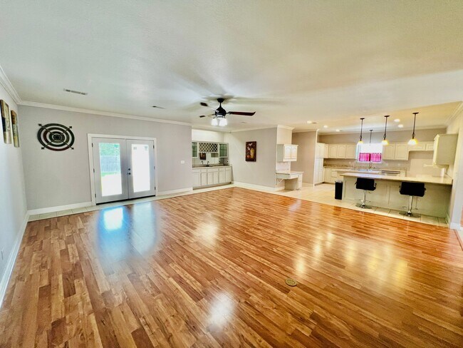 Building Photo - 87129 Golf Club Dr