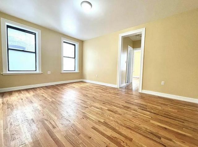 Foto principal - 1 bedroom in NEW YORK NY 10040