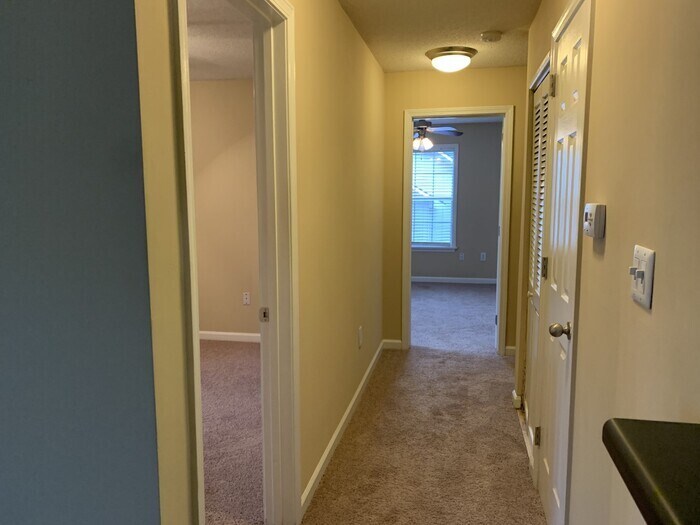 Building Photo - Specious 3 Bedroom and 2 Full Bathrooms