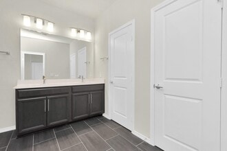 Building Photo - 10320 Marston Vineyard Dr